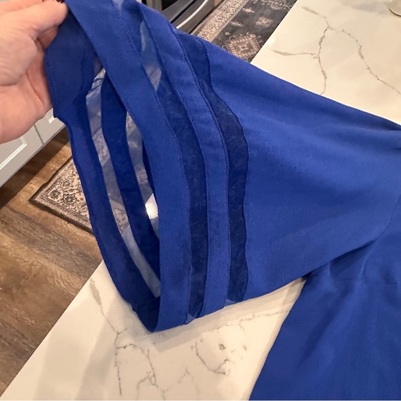 Umgee Womens Mesh Burnout Bell Sleeve Top Size 2XL Royal Blue Sheer Boho Flowy - Picture 5 of 9